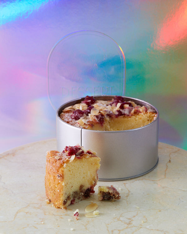 Lemon, Berries & Streusel Tin Cake (for 3 people)